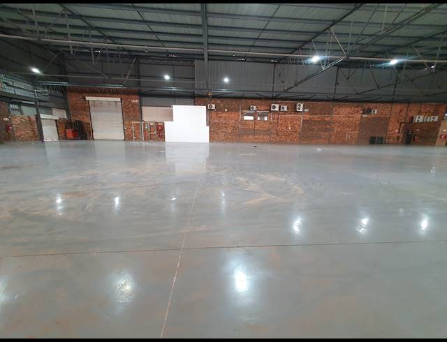 2,805M² WAREHOUSE FOR SALE IN ORMONDE